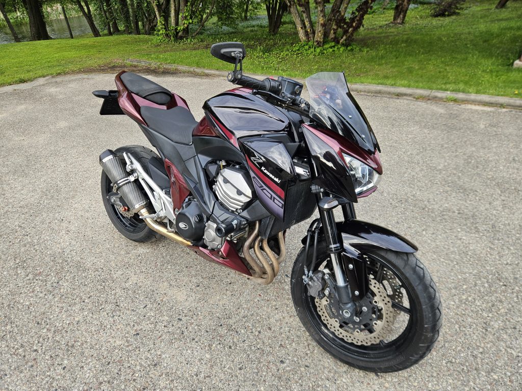 Kawasaki Z800 nuoma