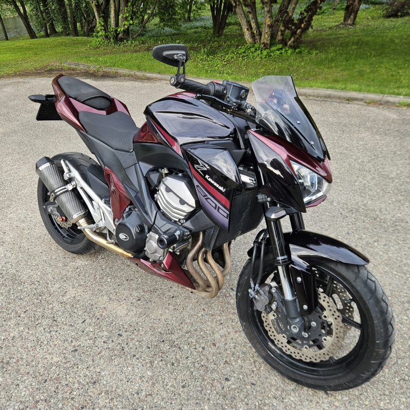 Kawasaki Z800 nuoma