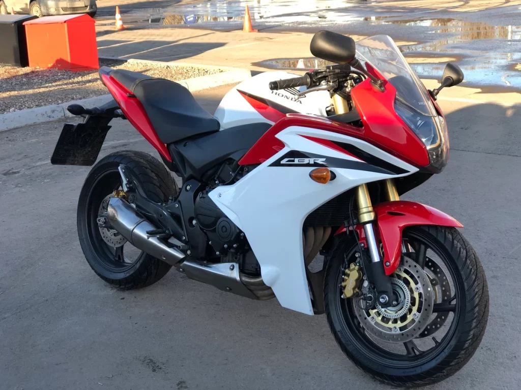 Honda CBR 600F nuoma