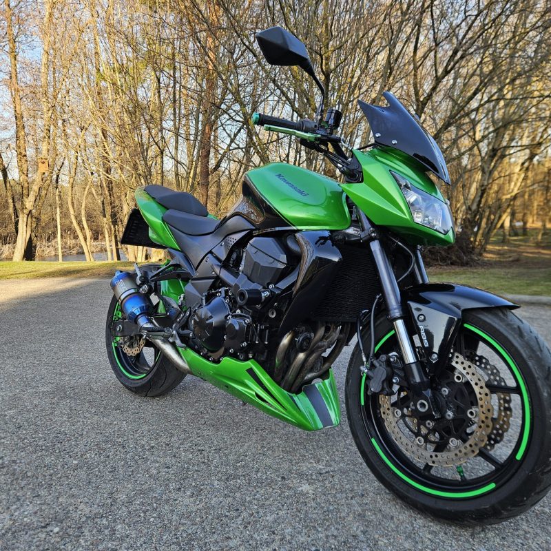 Kawasaki Z750 nuoma