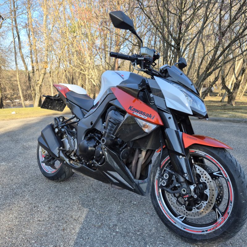 Kawasaki Z1000 nuoma