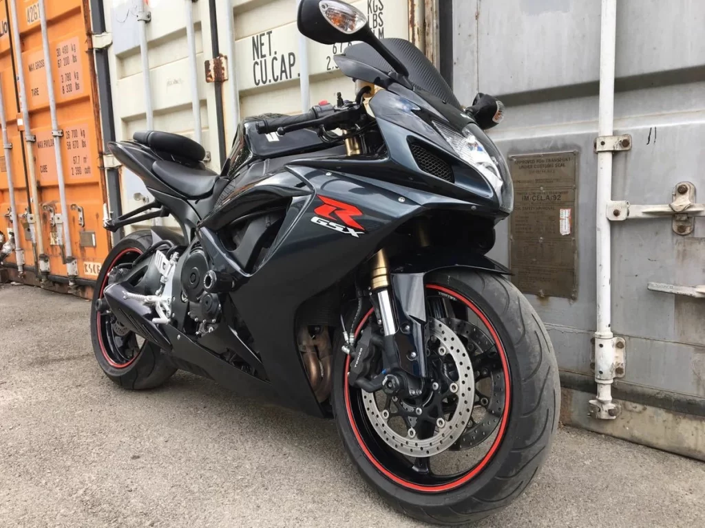 Suzuki GSXR 750 nuoma