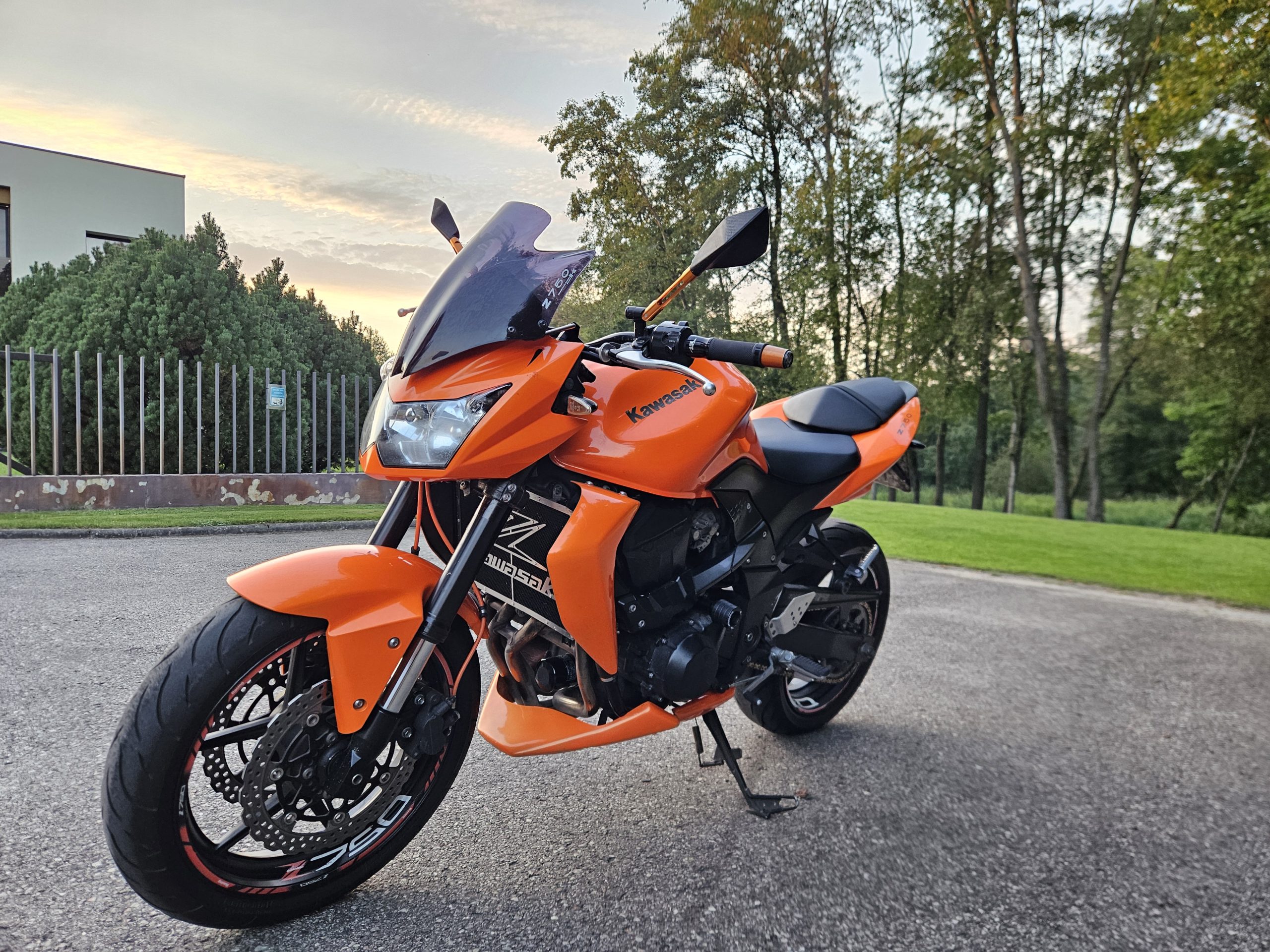 Kawasaki Z750 - Motociklų nuoma Vilniuje – A ir A2 kategorijos