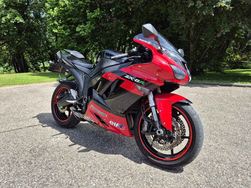 Kawasaki ZX-6R nuoma