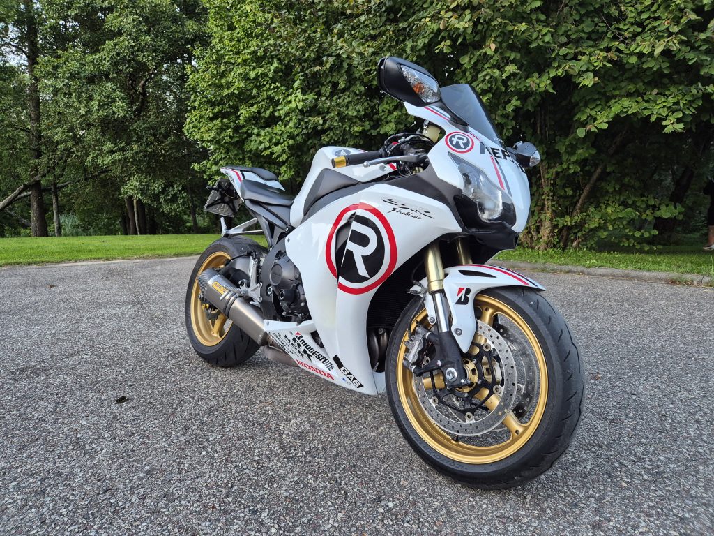 Honda CBR1000RR nuoma