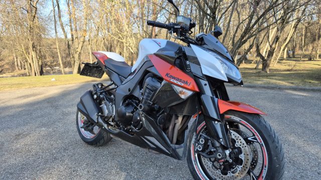 Kawasaki Z1000 nuoma