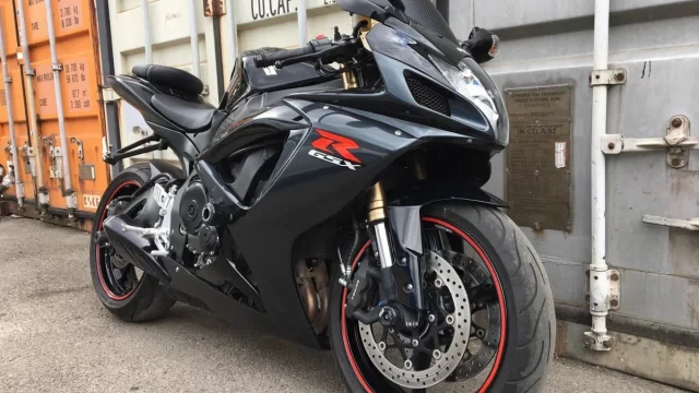 Suzuki GSXR 750 nuoma